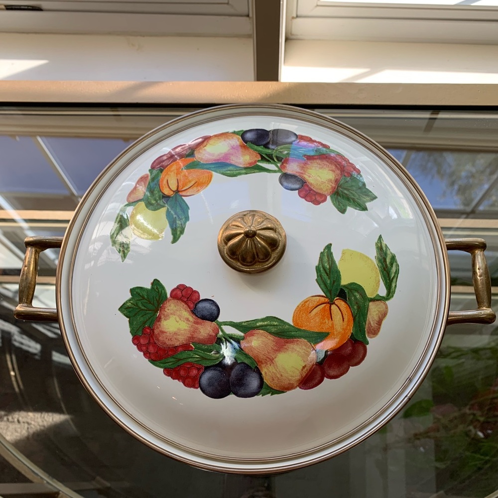 Regency 10 inch covered buffet server With colorful fruit design. Never used